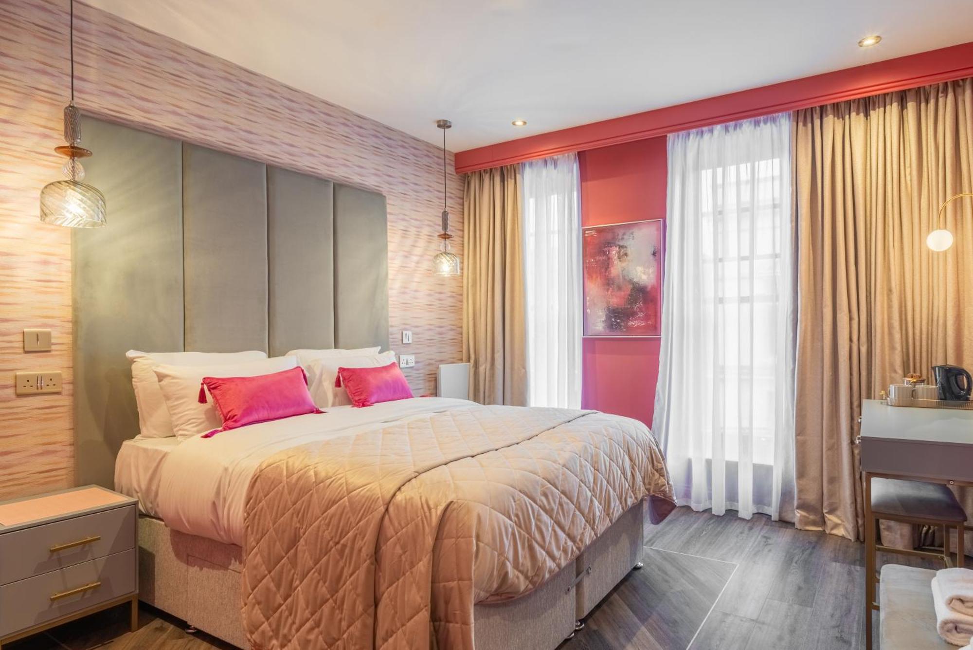 Howfield Hotel Мертир-Тидвилл Экстерьер фото