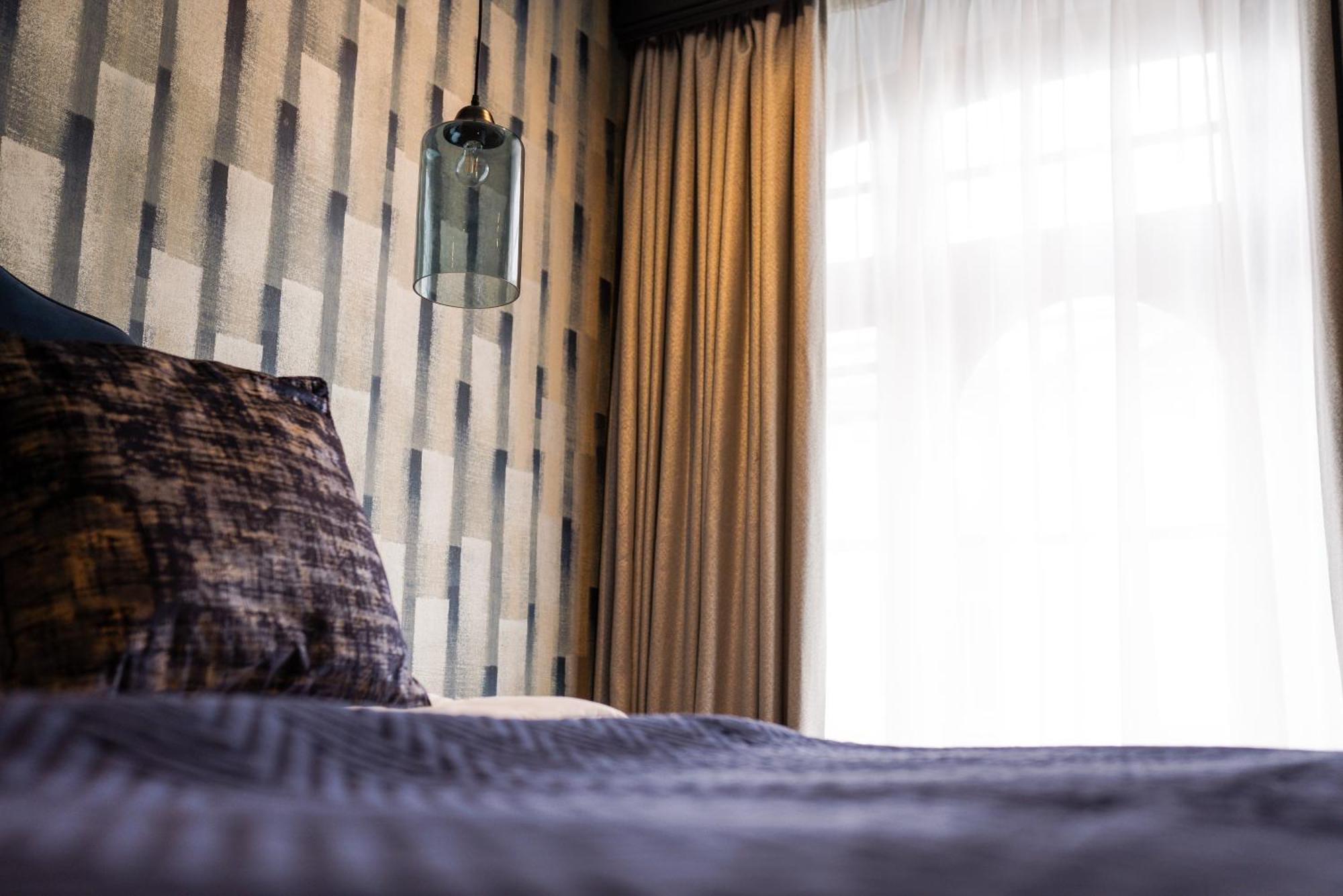 Howfield Hotel Мертир-Тидвилл Экстерьер фото