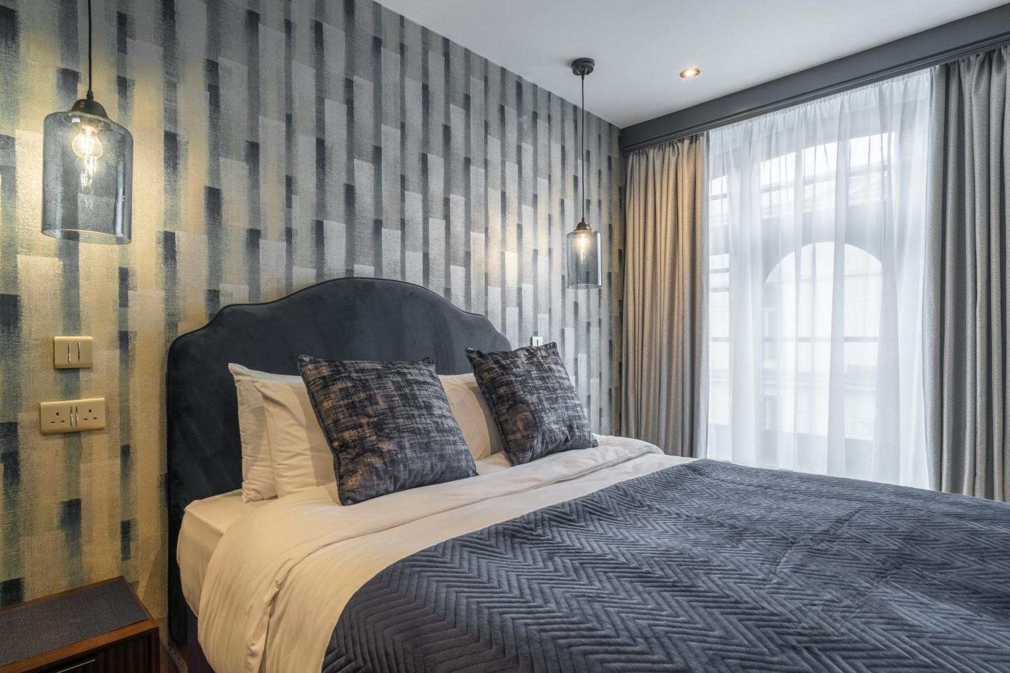 Howfield Hotel Мертир-Тидвилл Экстерьер фото