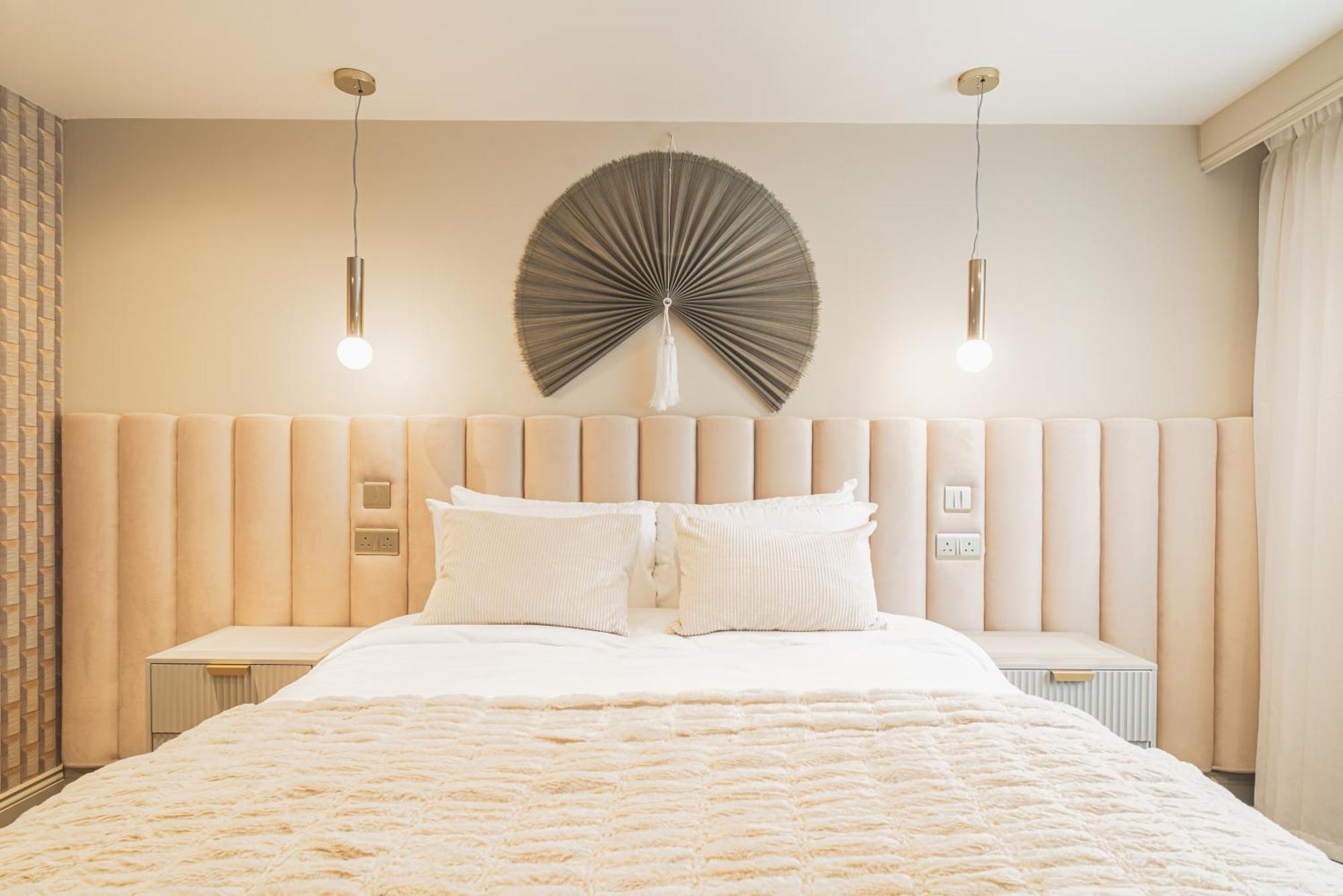 Howfield Hotel Мертир-Тидвилл Экстерьер фото