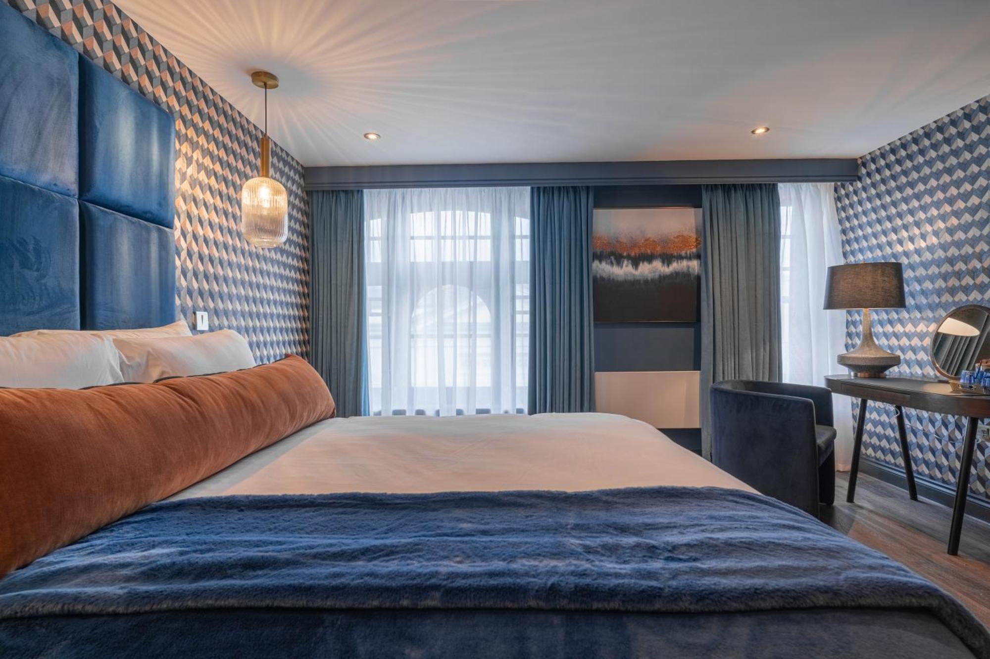 Howfield Hotel Мертир-Тидвилл Экстерьер фото