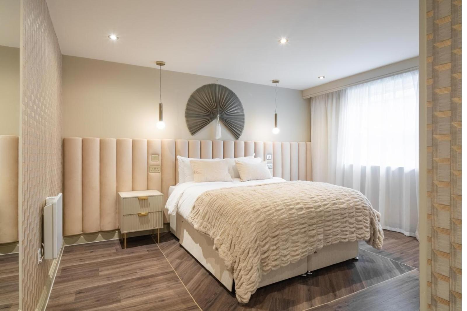 Howfield Hotel Мертир-Тидвилл Экстерьер фото